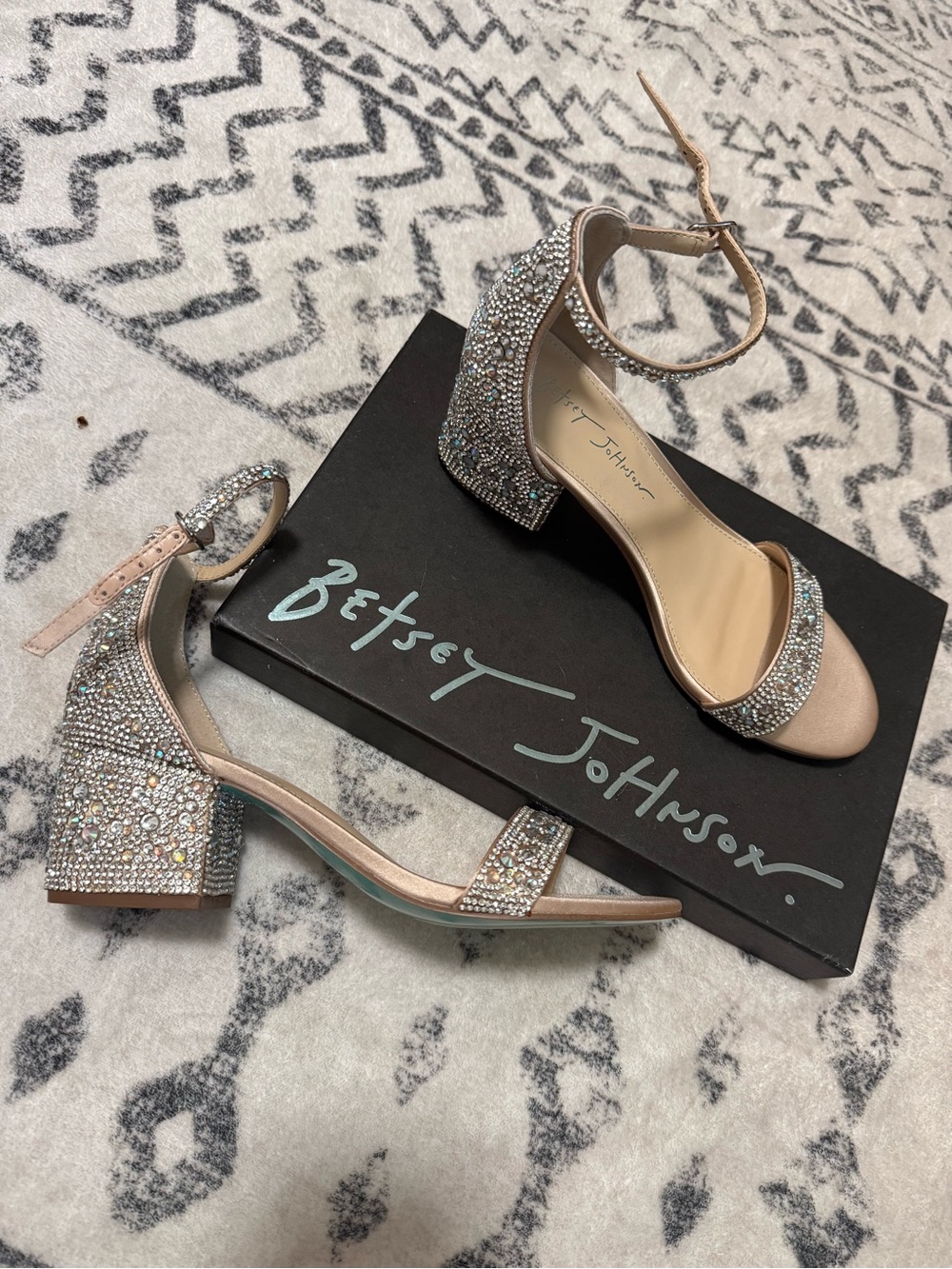 Betsey Johnson Women's Blush Crystal Block Heel Sandal NEVER WORN